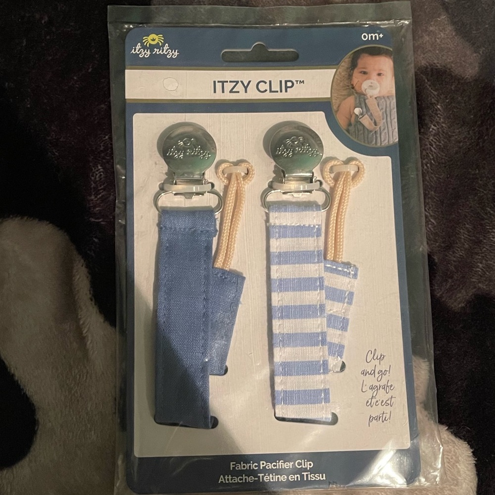 Blue Itzy Clips.